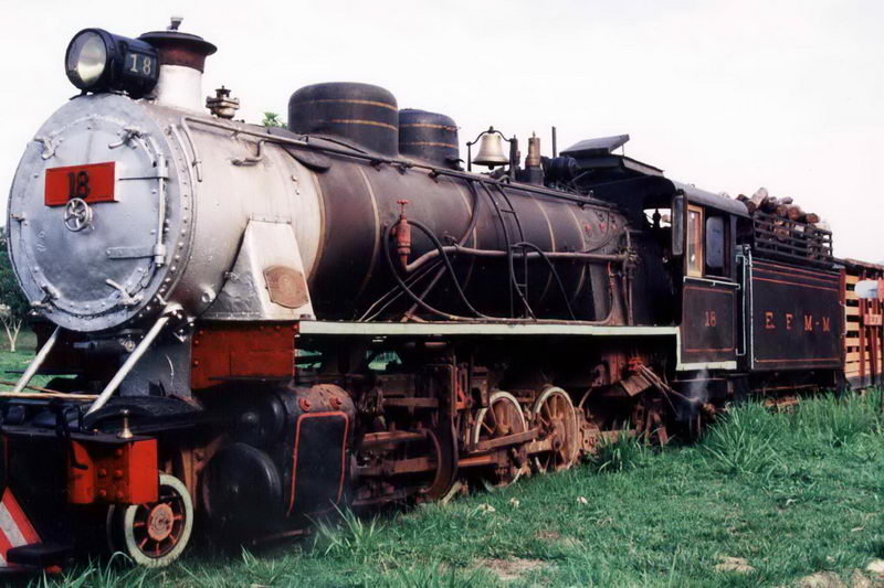 A locomotiva que fazia em 1998 o percurso turstico